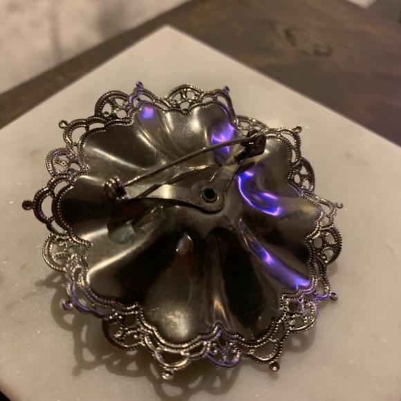 Faux Sapphire and Silver/pewter-tone Brooch - Picture 4 of 4